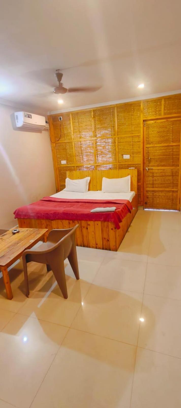 Esther Guest House Calangute Habitación foto